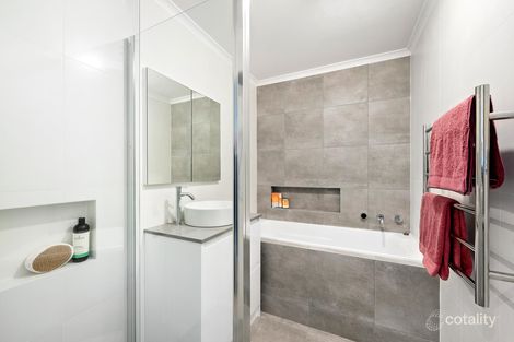Property photo of 7 Higham Place Dunlop ACT 2615