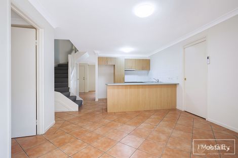 Property photo of 2/43 Latham Street Chermside QLD 4032