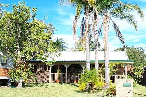 17 Wansborough Ave, Moonee Beach, NSW 2450