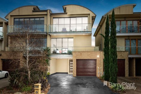 Property photo of 12 Diamond Boulevard Greensborough VIC 3088