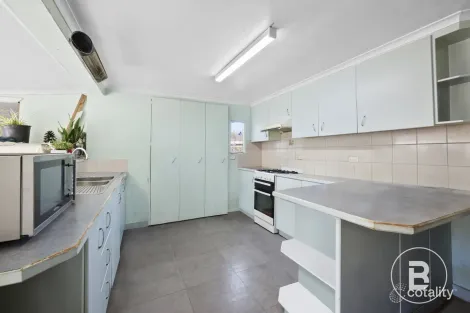 Property photo of 42 Rowe Street Avoca VIC 3467