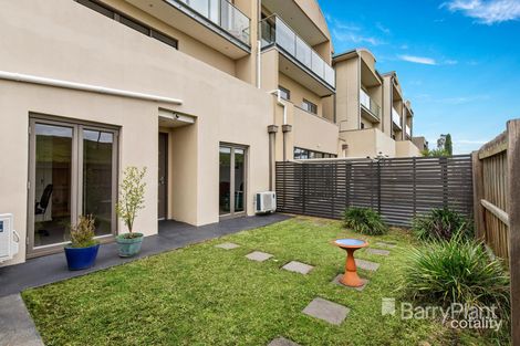 Property photo of 12 Diamond Boulevard Greensborough VIC 3088