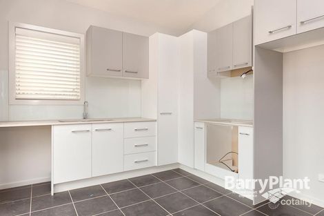 Property photo of 24/2-22 Breanne Place Keysborough VIC 3173