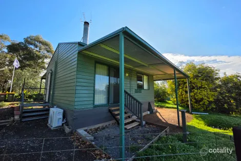 17 GRAYS LANE, WEDDERBURN, VIC 3518
