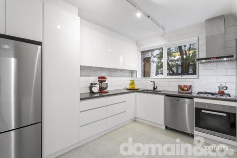 2/17 Moama Rd, Malvern East, VIC 3145