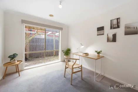 Property photo of 30 Bowral Loop Craigieburn VIC 3064