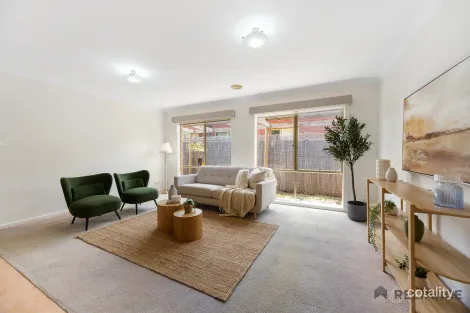 Property photo of 30 Bowral Loop Craigieburn VIC 3064