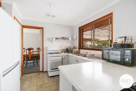 Property photo of 9 Meyer Place Thurgoona NSW 2640
