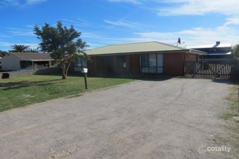 223 First St, Wonthella, WA 6530