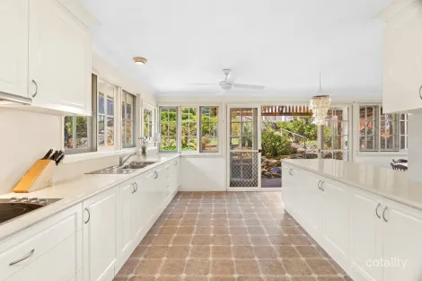Property photo of 19 Pertaka Place Narraweena NSW 2099