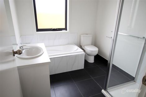 Property photo of 11 Warburton Way Warrnambool VIC 3280