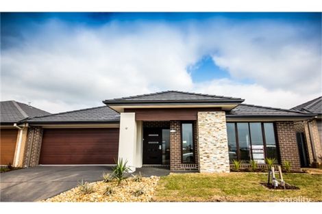 Property photo of 17 Sotiria Way Clyde North VIC 3978