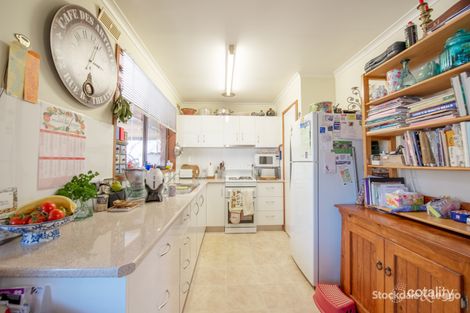 Property photo of 17 Oxford Street Chiltern VIC 3683