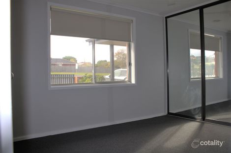 Property photo of 19 Hallam Road Hampton Park VIC 3976