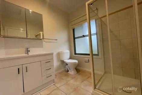 Property photo of 27 Boyden Square Roxburgh Park VIC 3064