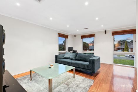 Property photo of 16 Orton Rise Endeavour Hills VIC 3802