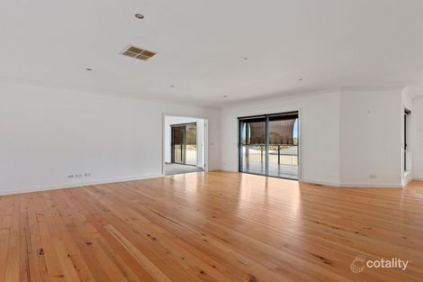 Property photo of 19 Irrabella Place Kangaroo Flat VIC 3555