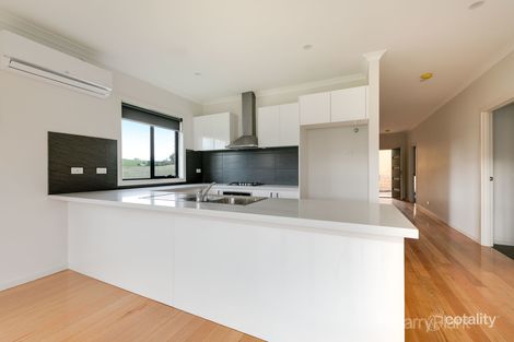 Property photo of 3/11 Vivian Court Drouin VIC 3818