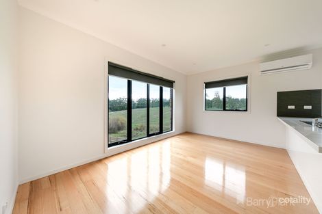 Property photo of 3/11 Vivian Court Drouin VIC 3818