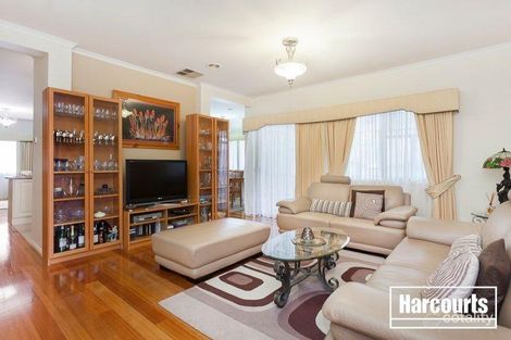 Property photo of 18 Renee Avenue Endeavour Hills VIC 3802