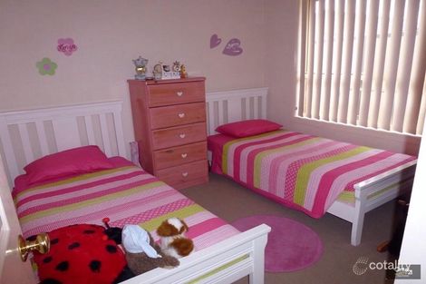 Property photo of 2 Greenock Court Cameron Park NSW 2285