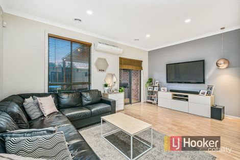 Property photo of 5/7 Baileyana Drive Endeavour Hills VIC 3802