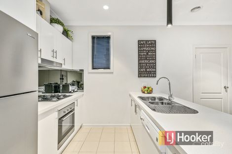 Property photo of 5/7 Baileyana Drive Endeavour Hills VIC 3802