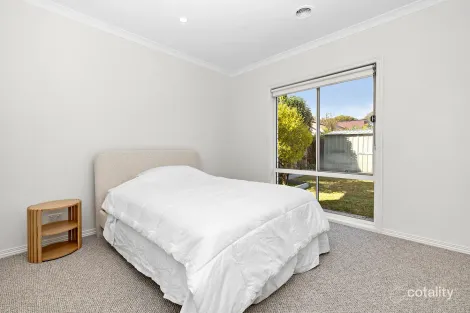 Property photo of 40 Coveside Avenue Safety Beach VIC 3936