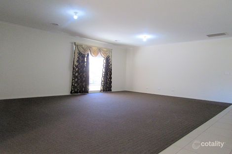 Property photo of 19 Webster Way Pakenham VIC 3810