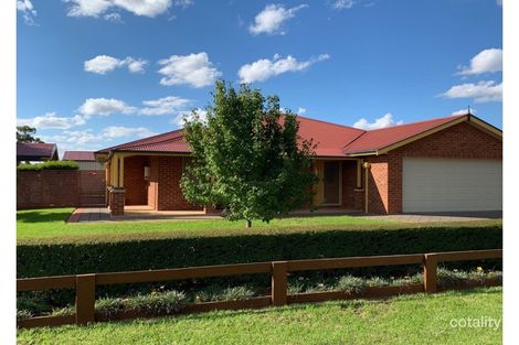 Property photo of 21 Durum Circuit Dubbo NSW 2830