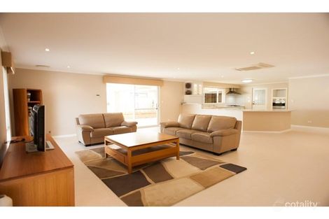 Property photo of 31 Rutherglen Circle Kinross WA 6028
