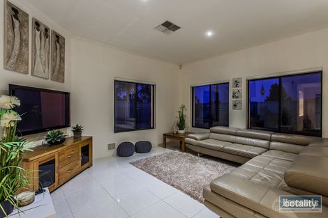 Property photo of 4 Sumner Rise Success WA 6164