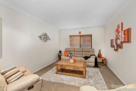 Property photo of 17 Ferrymans Court Helensvale QLD 4212