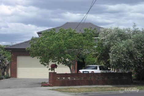 Property photo of 1 Telopea Court Oakleigh South VIC 3167