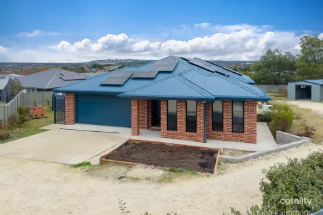 Property photo of 18 Ailsa Crescent Armidale NSW 2350
