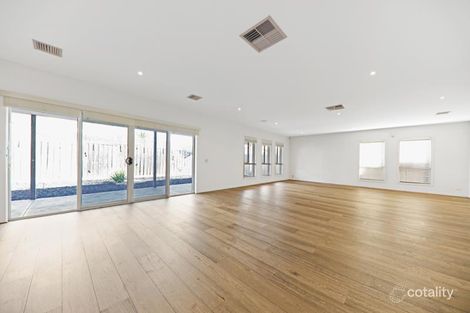 Property photo of 12 Monarma Walk Kealba VIC 3021