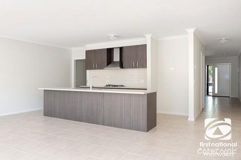 Property photo of 2/76 Purchas Street Werribee VIC 3030