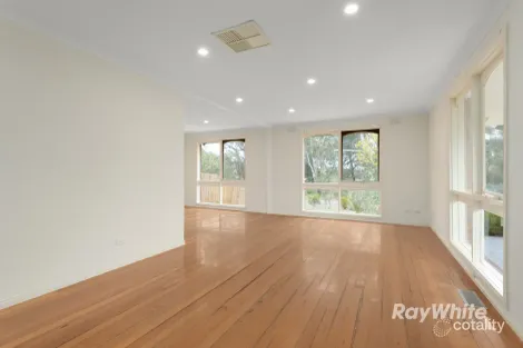 Property photo of 17 Cotham Square Hampton Park VIC 3976