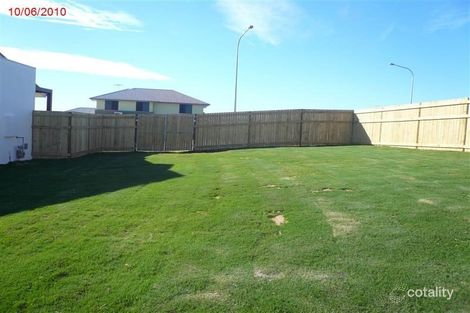 Property photo of 2 Spotted Gum Crescent Flinders View QLD 4305