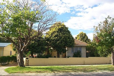 26 Jinda Rd, Koongamia, WA 6056