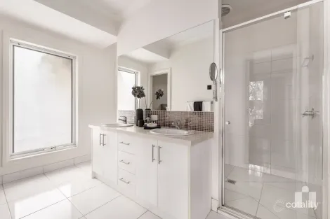 Property photo of 18 Montrose Drive Doreen VIC 3754