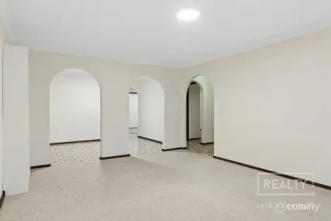 Property photo of 17 Martock Way Karrinyup WA 6018