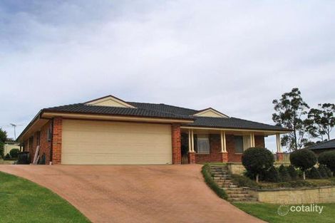 12 Hilldale Dr, Cameron Park, NSW 2285