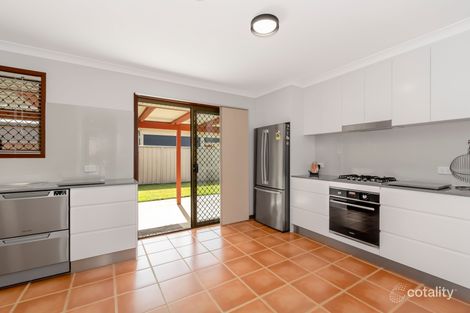 Property photo of 16 Bluestone Drive Carrara QLD 4211