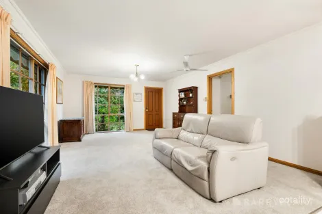 Property photo of 7 Clement Crescent Croydon VIC 3136