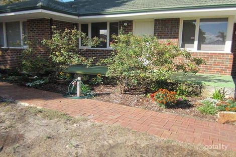 Property photo of 32 Peter Way Rossmoyne WA 6148