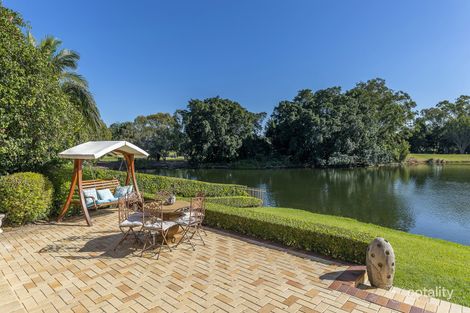 Property photo of 4899 Berkshire Crescent Hope Island QLD 4212