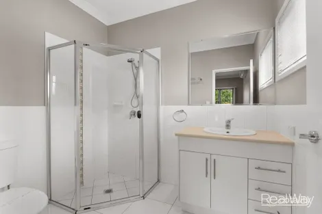 Property photo of 32 Possumwood Place Flinders View QLD 4305