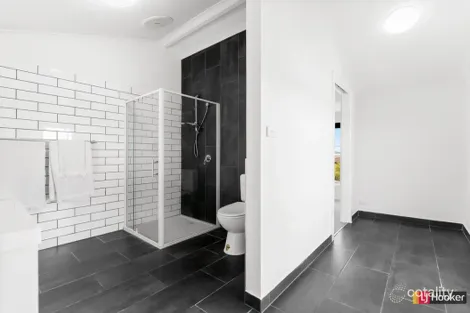 Property photo of 5 East End Crescent St Albans Park VIC 3219