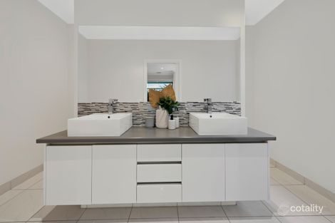 Property photo of 13 Silverleaf Crescent Officer VIC 3809